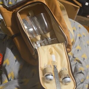 Insulated Picnic Tan Tote with Wine Glasses and Accessories